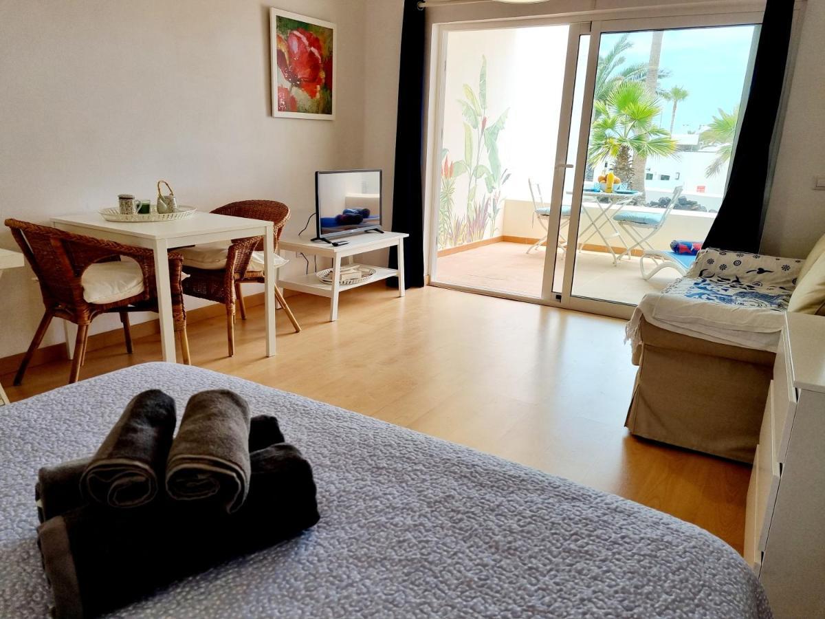 Apartamento Eduardo a primera linea del mar Costa Teguise Esterno foto